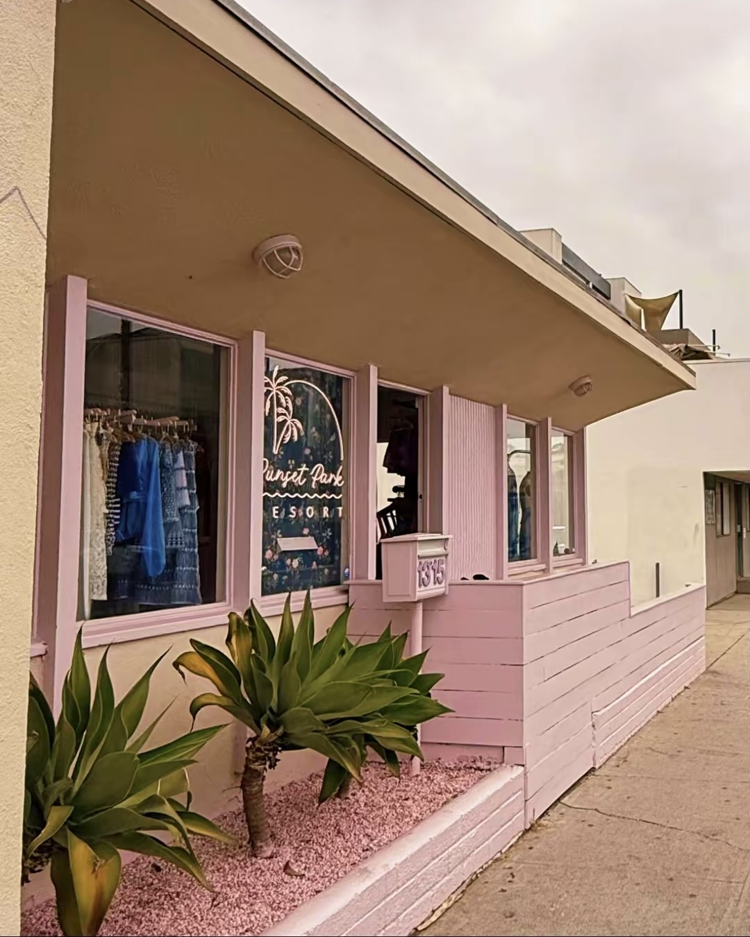 ts sales in -store visit, abbot kinney.